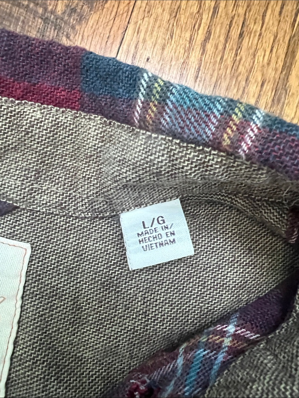 Men’s Flannel - Picture 4 of 9